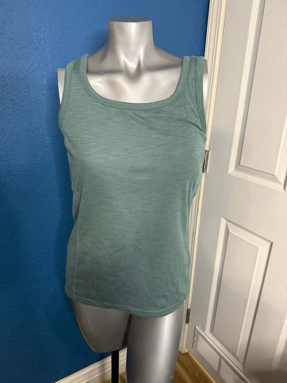 PrAna Tank Top Size L Green Ribbed Athletic Activewear